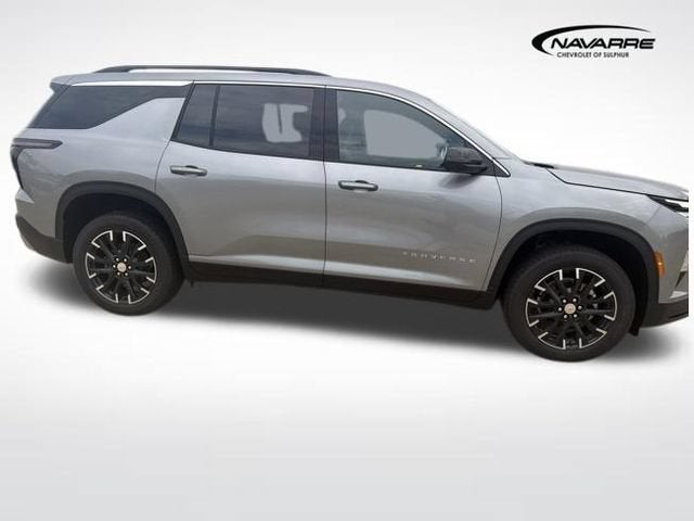 2026 Chevrolet Traverse LT — photo 2