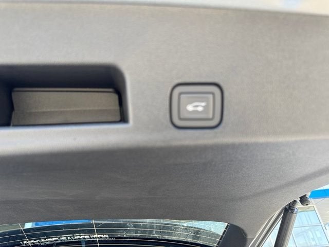 2027 Chevrolet Traverse Z71 — photo 35