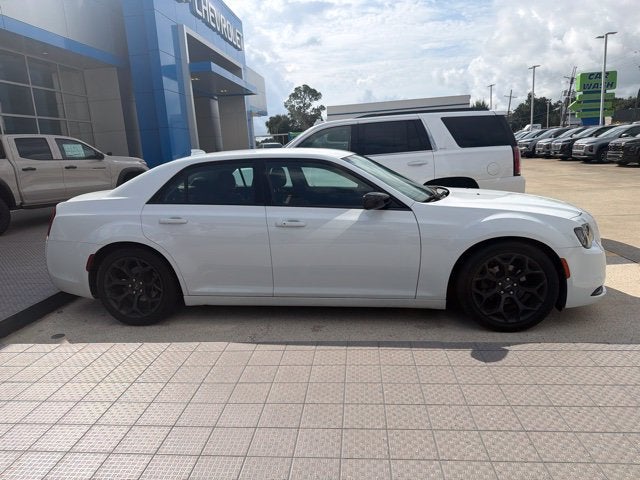 2019 Chrysler 300 Touring