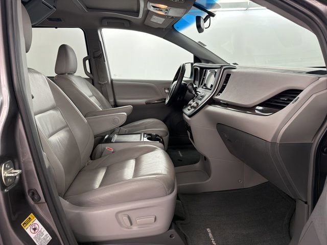 2015 Toyota Sienna XLE