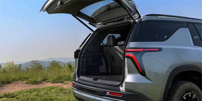 2026 Chevrolet Traverse Exterior with Liftgate Open